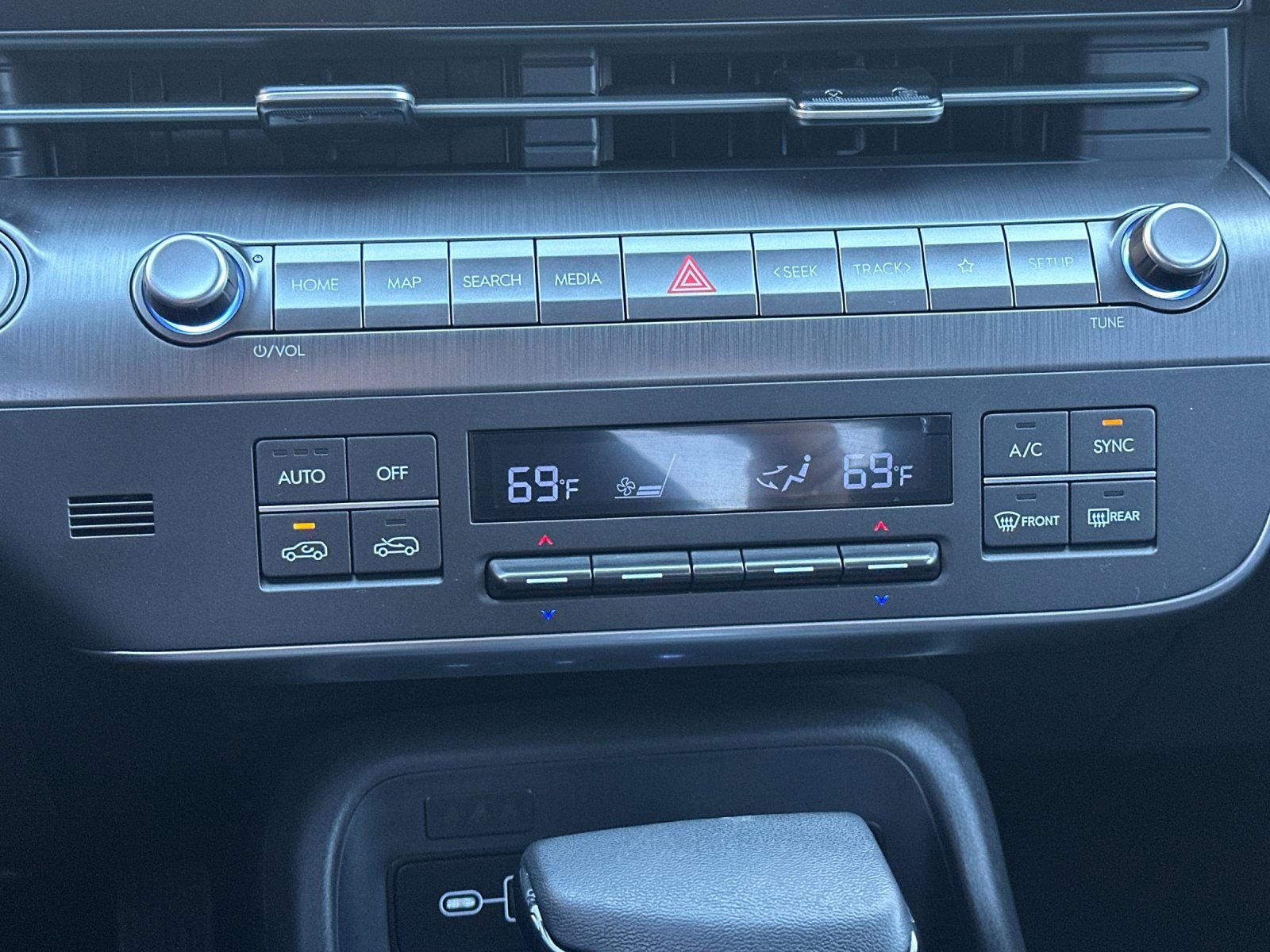 Certified 2025 Hyundai Kona SEL image 22