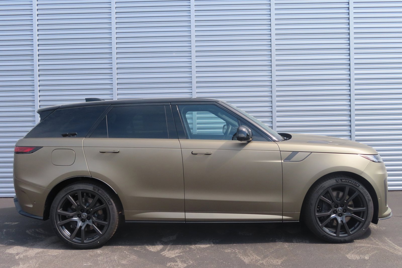 New 2024 Land Rover Range Rover Sport SV Edition One Carbon Bronze image 15