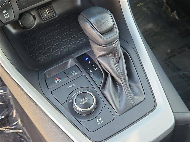 Used 2025 Toyota RAV4 XLE AWD/4WD image 17