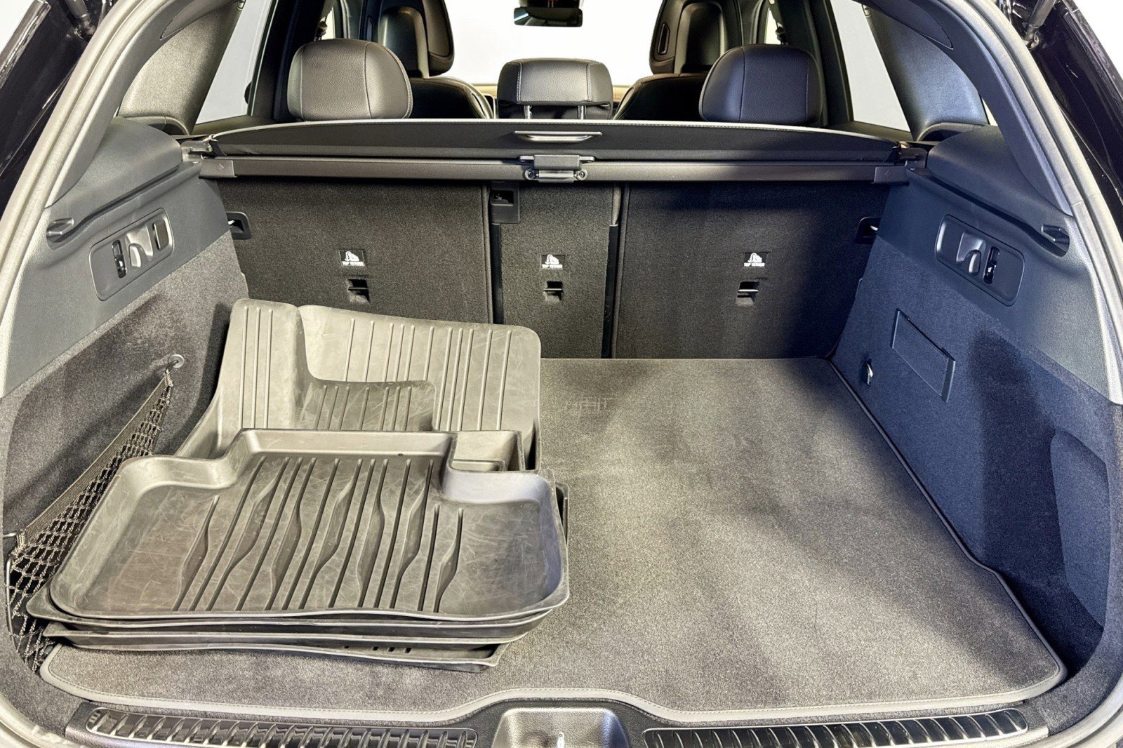 Used 2023 Mercedes-Benz GLC 300 4MATIC image 24