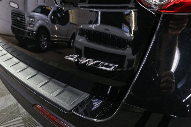 Used 2023 Ford Explorer XLT w/ Equipment Group 202A image 10