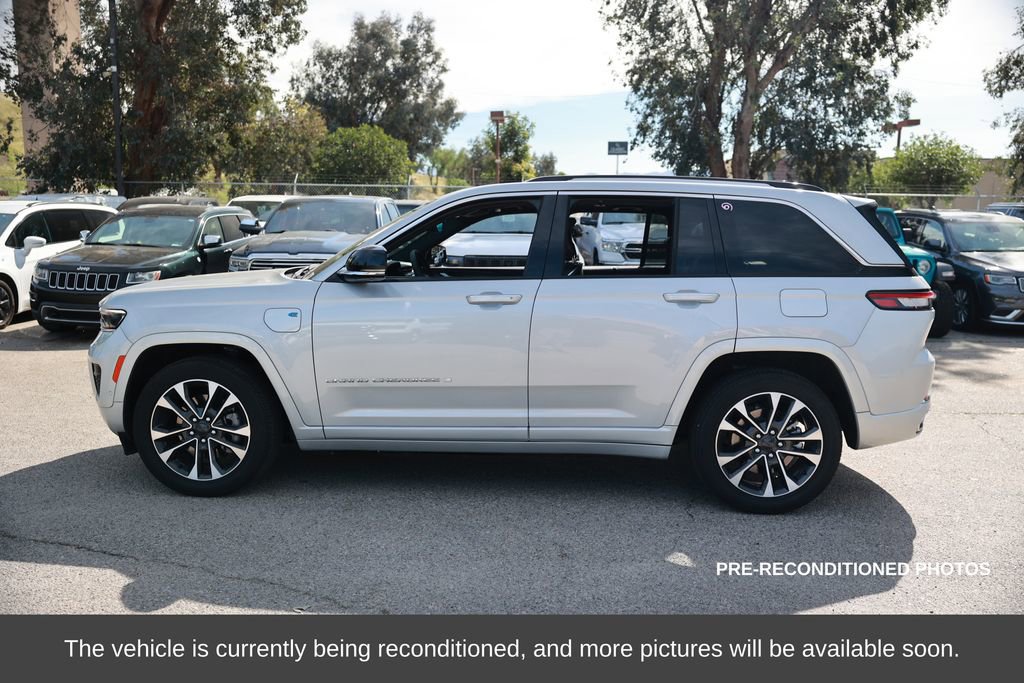 Used 2023 Jeep Grand Cherokee Overland w/ Advanced Protech Group III image 2