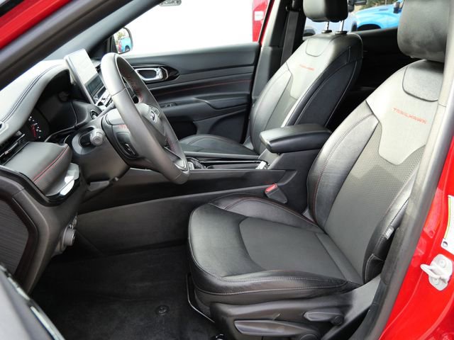 Used 2024 Jeep Compass Trailhawk AWD/4WD image 9