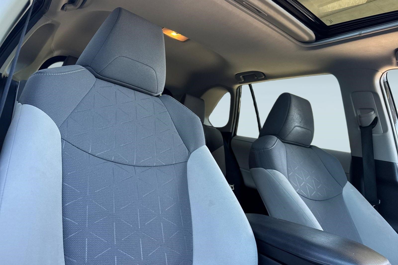 Used 2019 Toyota RAV4 XLE w/ All Weather Liner Package AWD/4WD image 24