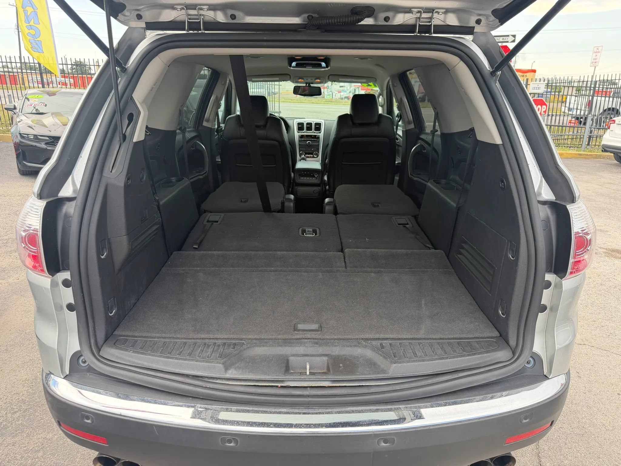 Used 2012 GMC Acadia SLT FWD image 17
