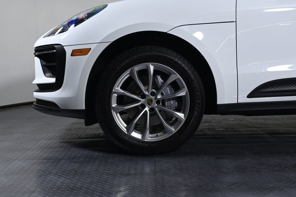 Used 2026 Porsche Macan AWD/4WD image 26