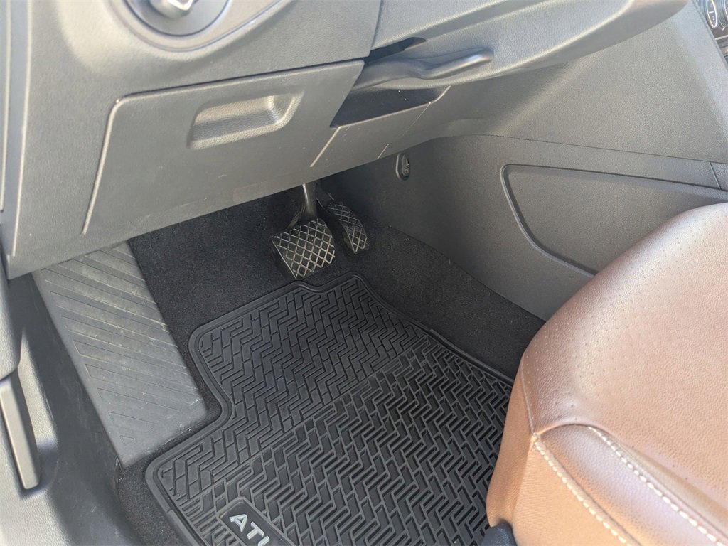 Used 2023 Volkswagen Atlas SE image 16