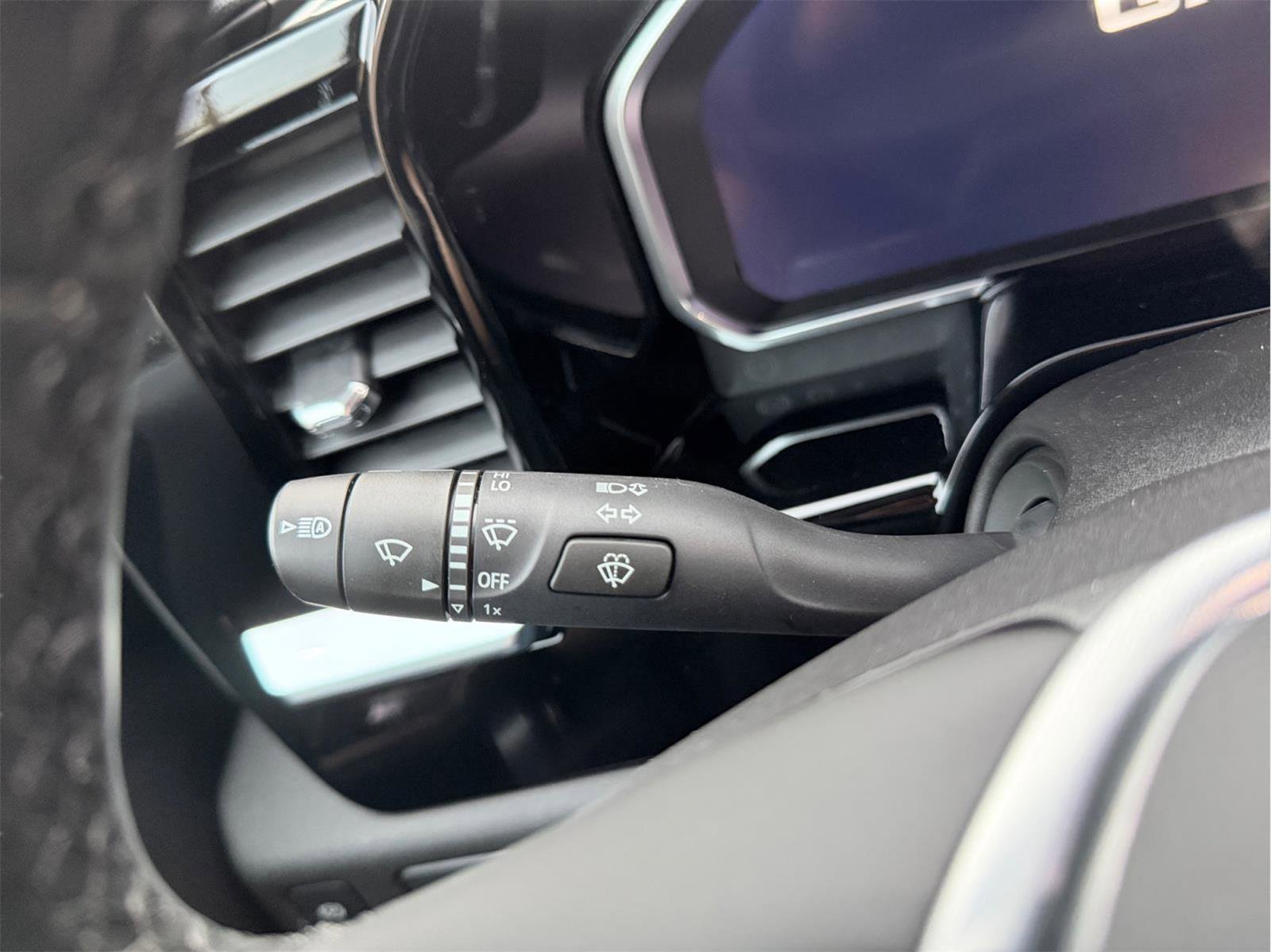 New 2026 GMC Sierra 1500 SLE w/ Preferred Package image 30