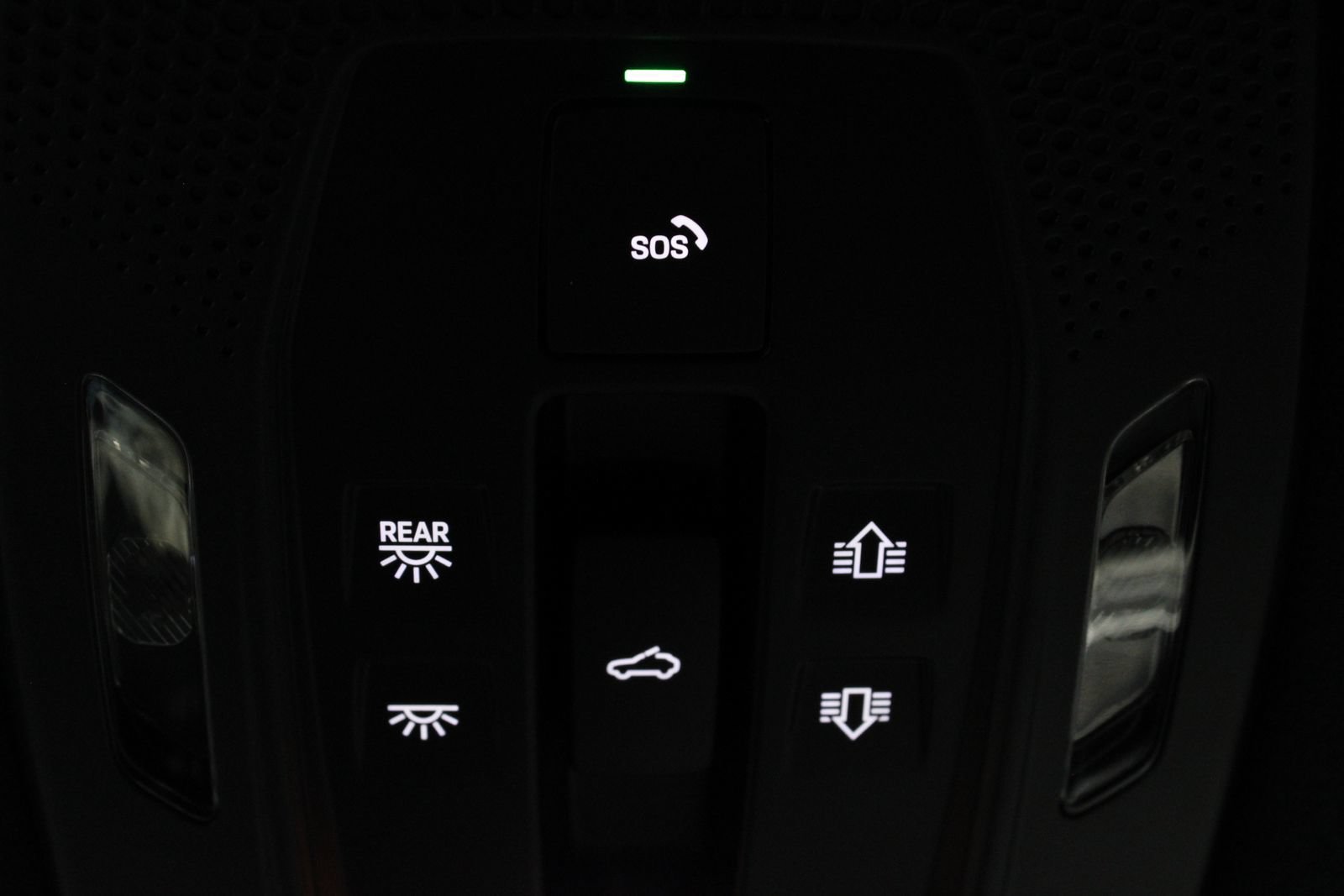 Certified 2025 Porsche Cayenne GTS AWD/4WD image 33