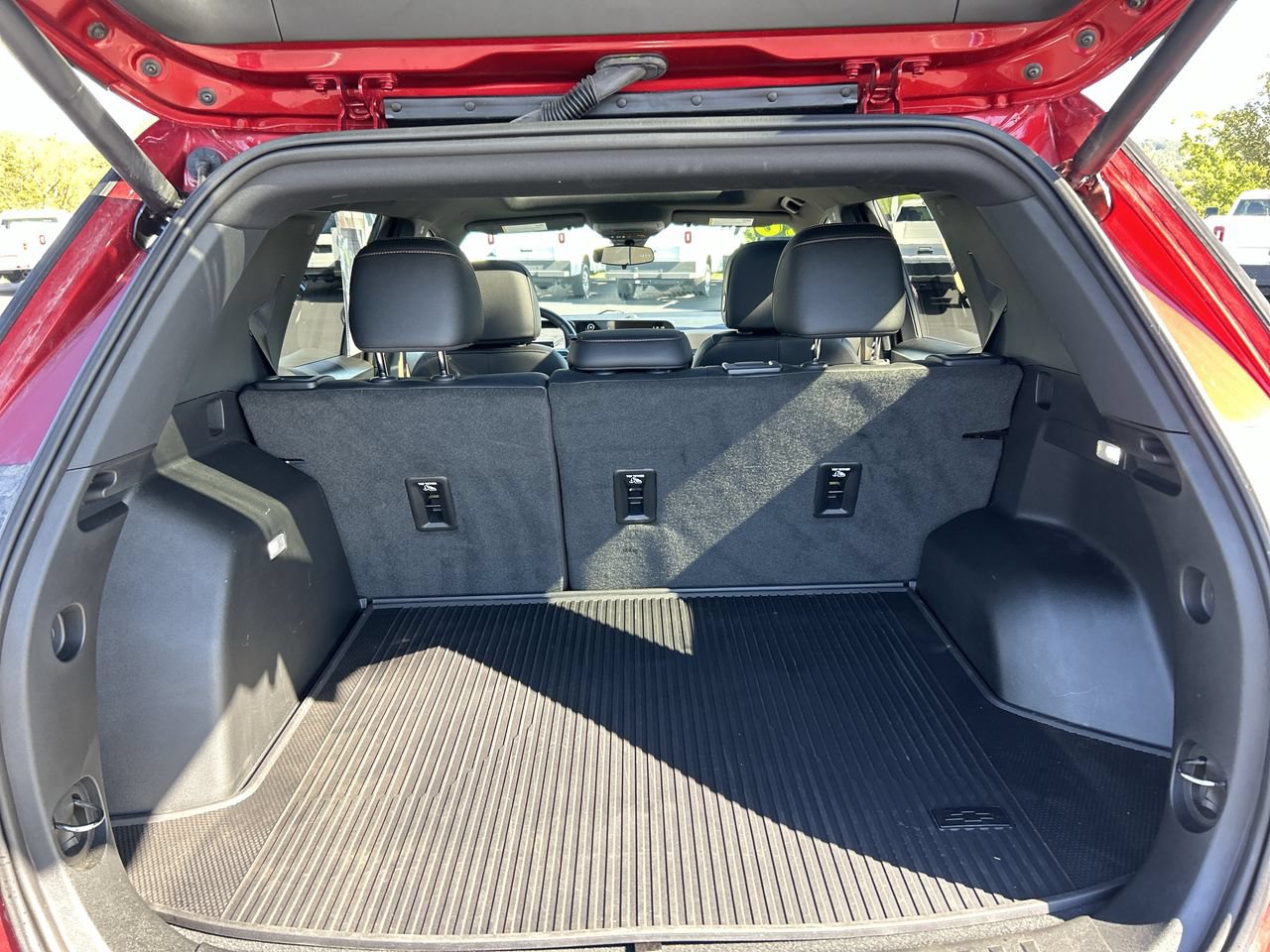 Used 2026 Chevrolet Equinox ACTIV w/ LPO, Floor Liner Package AWD/4WD image 19