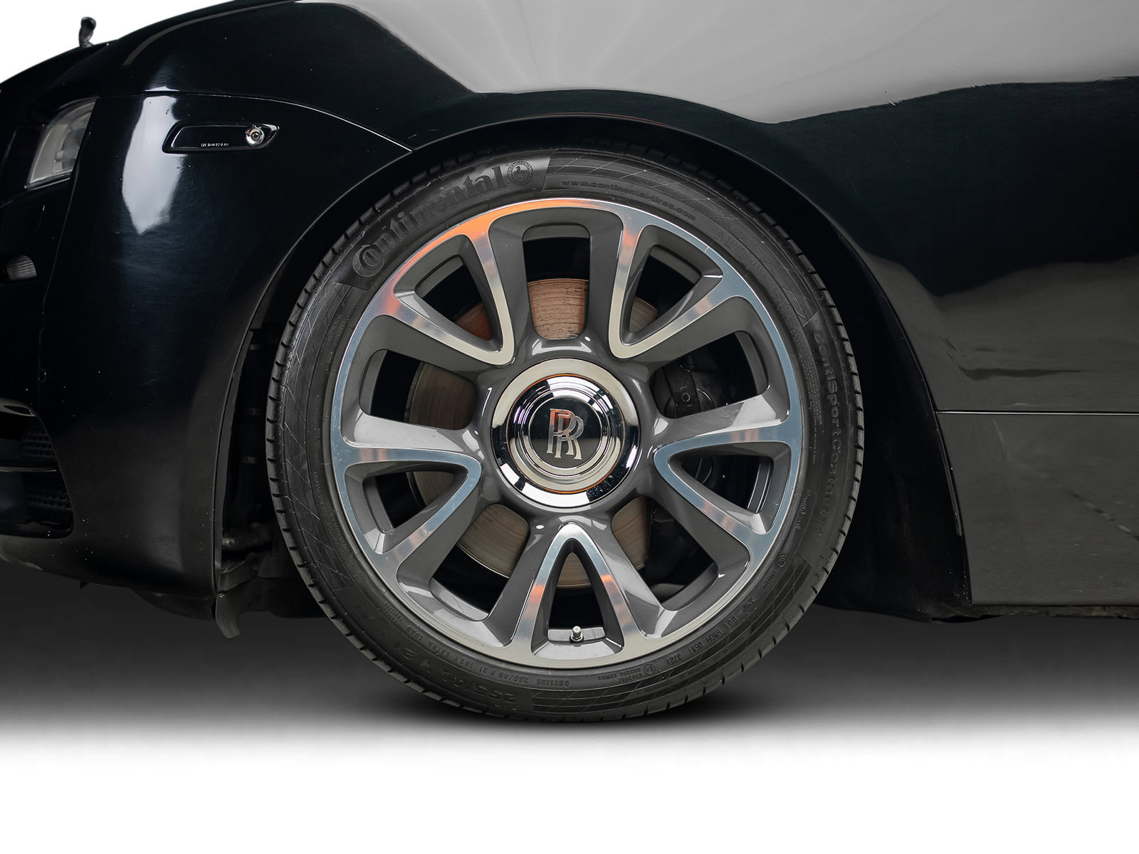 Used 2016 Rolls-Royce Wraith RWD image 18