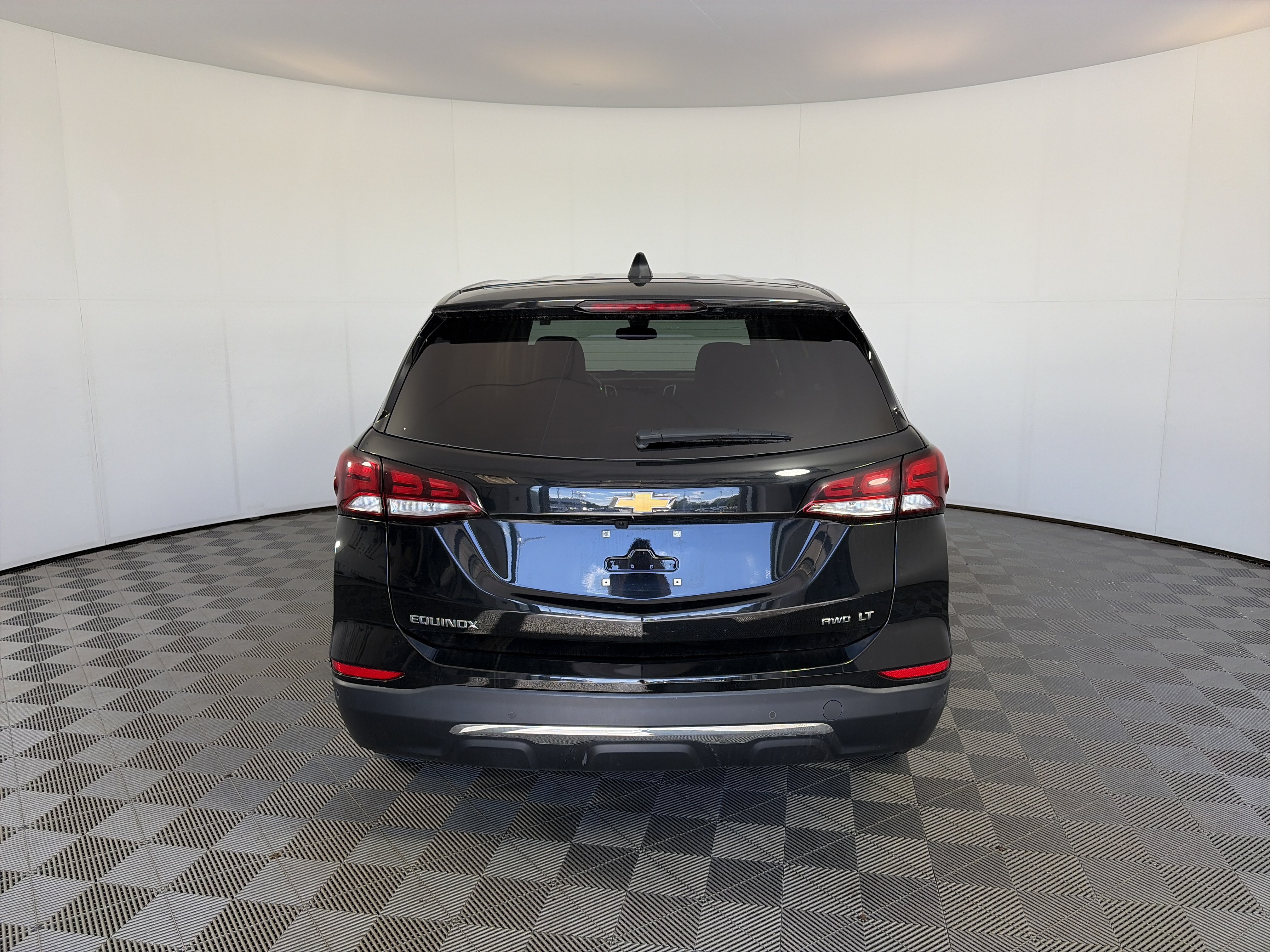 Used 2024 Chevrolet Equinox LT AWD/4WD image 9