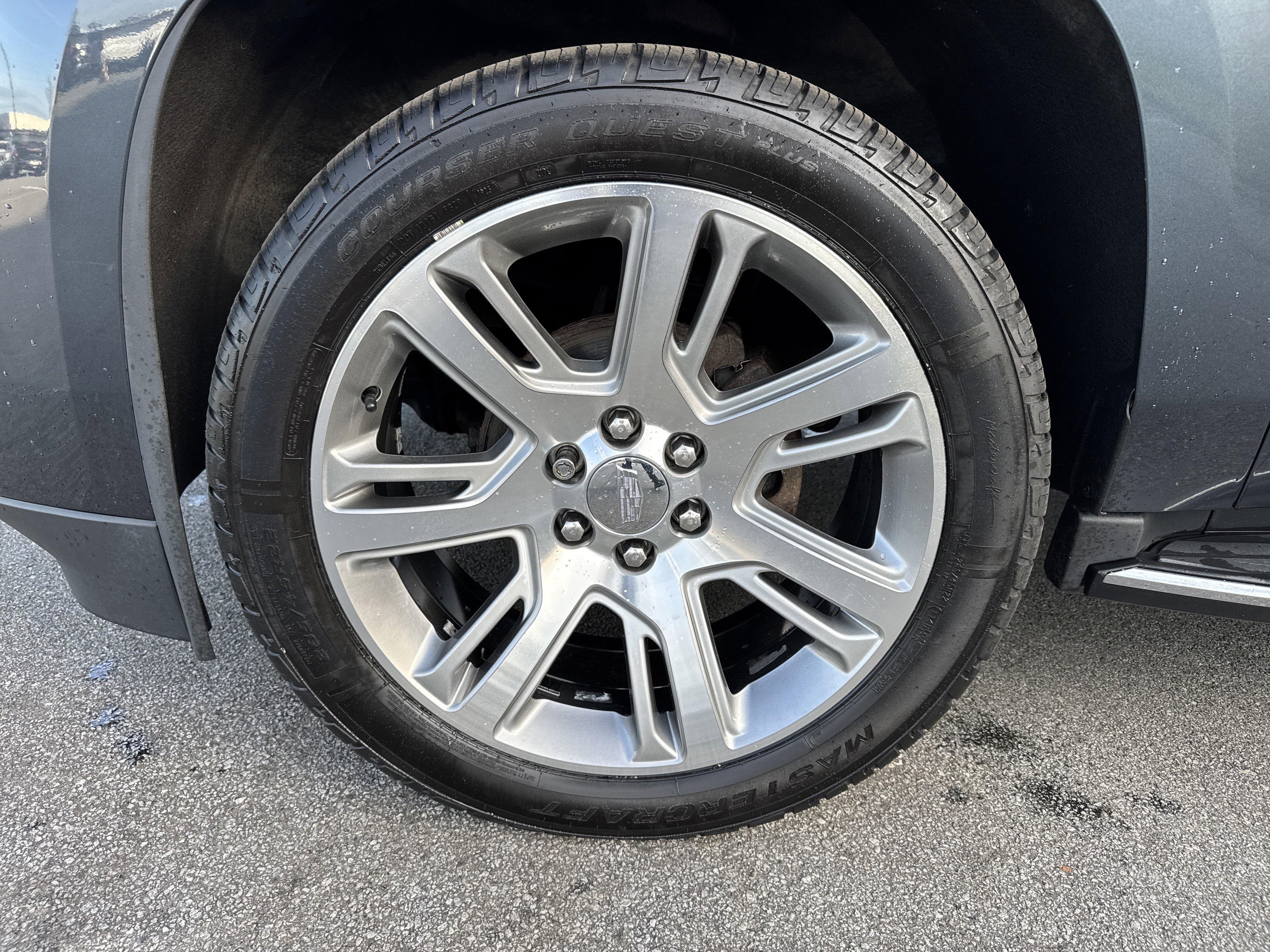 Used 2020 Cadillac Escalade Luxury image 13