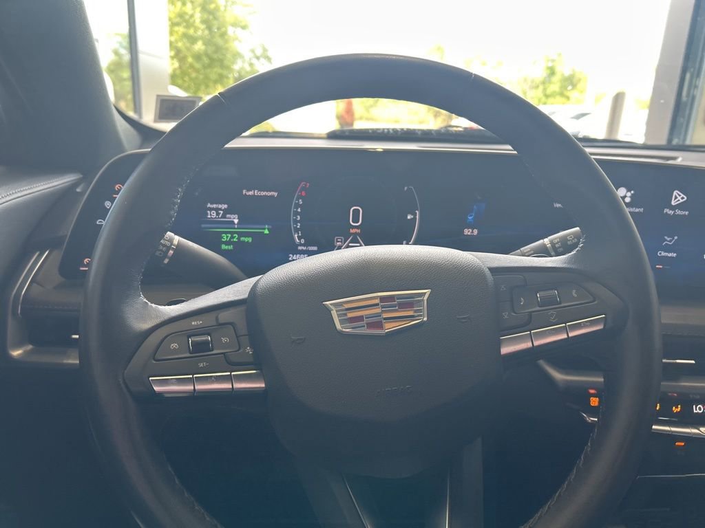 Used 2025 Cadillac XT4 Premium Luxury image 10