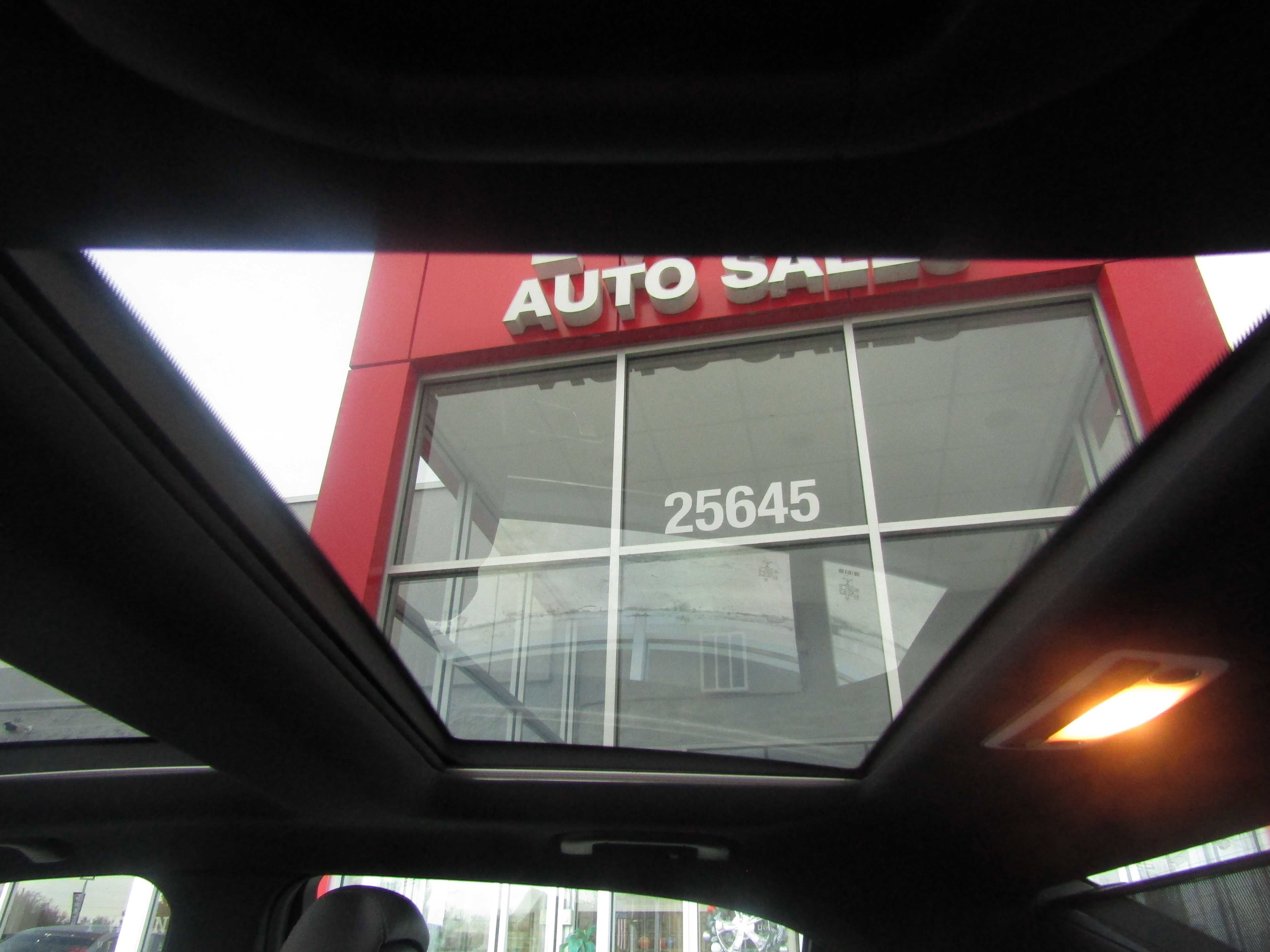 Used 2015 Mercedes-Benz E 350 4MATIC Sedan w/ Premium 1 Package image 12