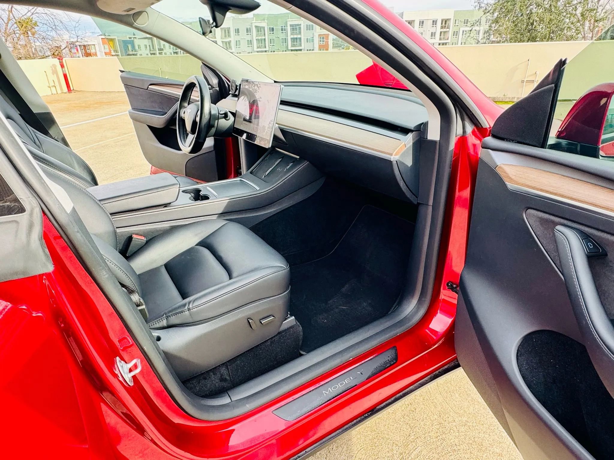Used 2024 Tesla Model Y Performance image 18