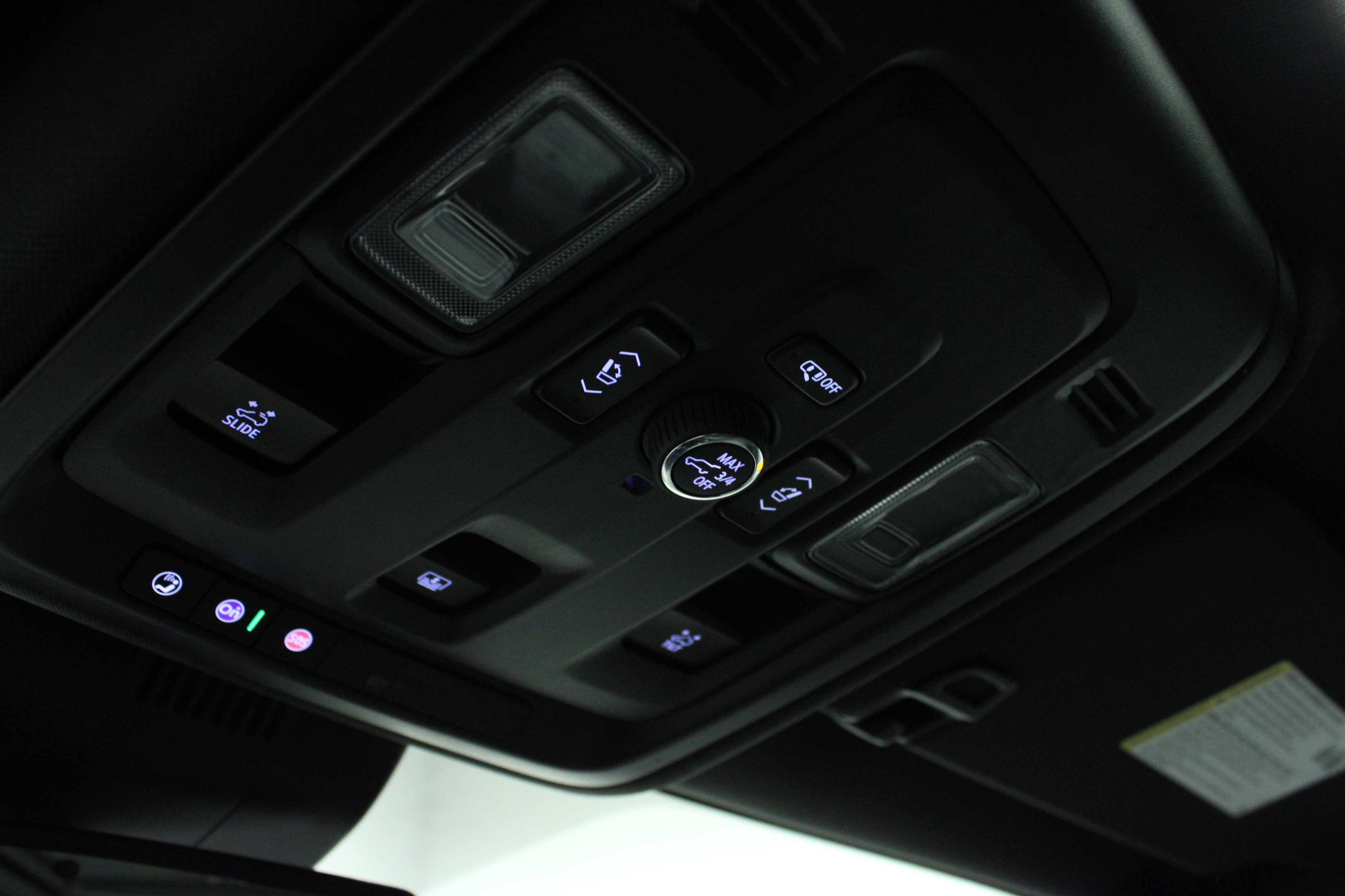 Used 2025 GMC Yukon AT4 AWD/4WD image 24