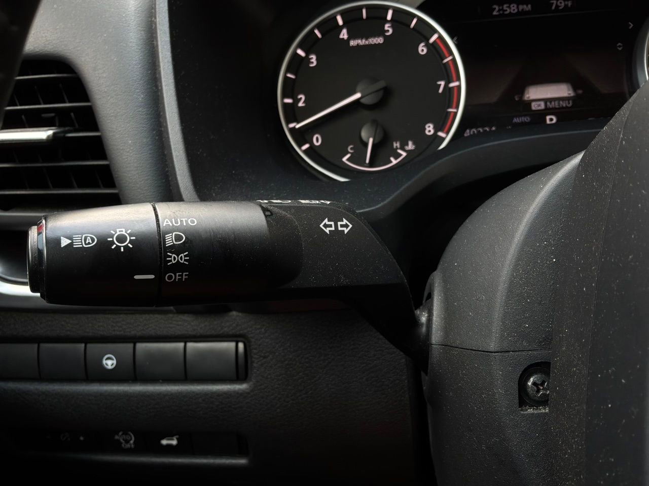 Used 2025 Nissan Rogue SV AWD/4WD image 35