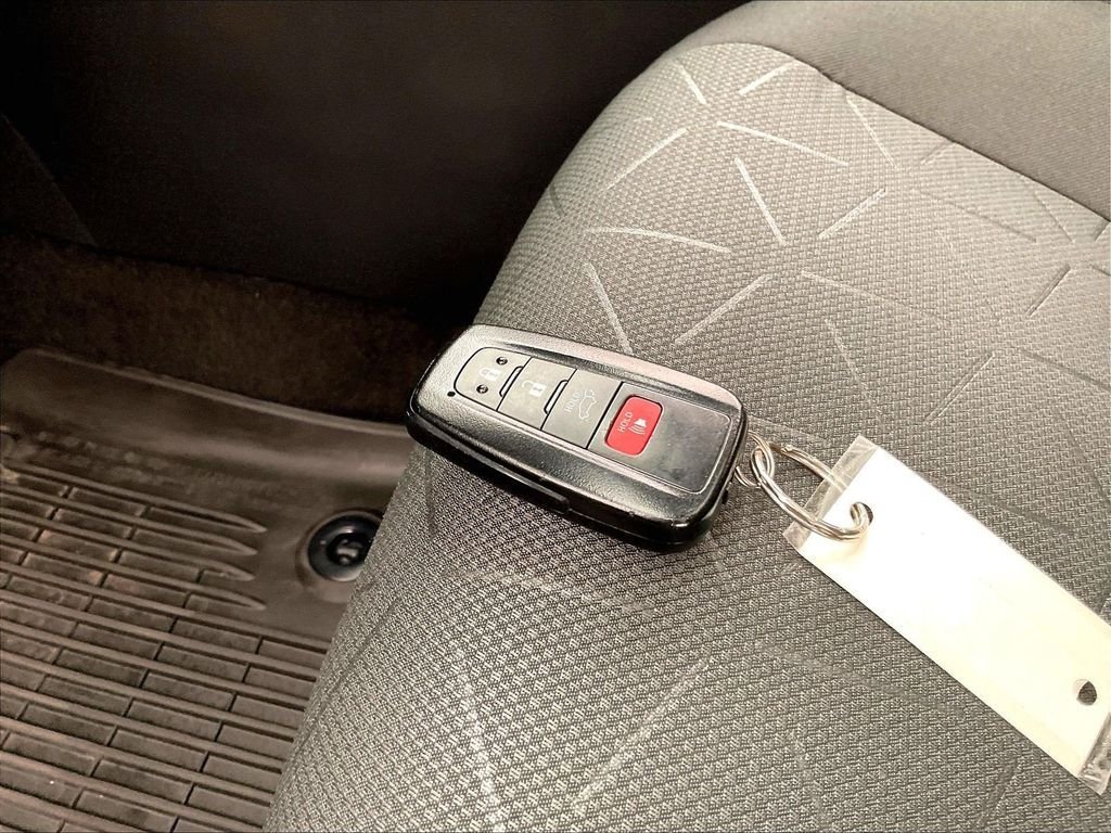 Used 2023 Toyota RAV4 XLE w/ Convenience Package AWD/4WD image 31