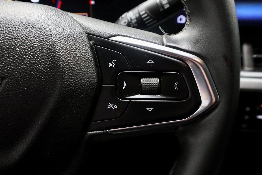 Used 2025 Chevrolet Trax LT w/ Driver Confidence Package image 29