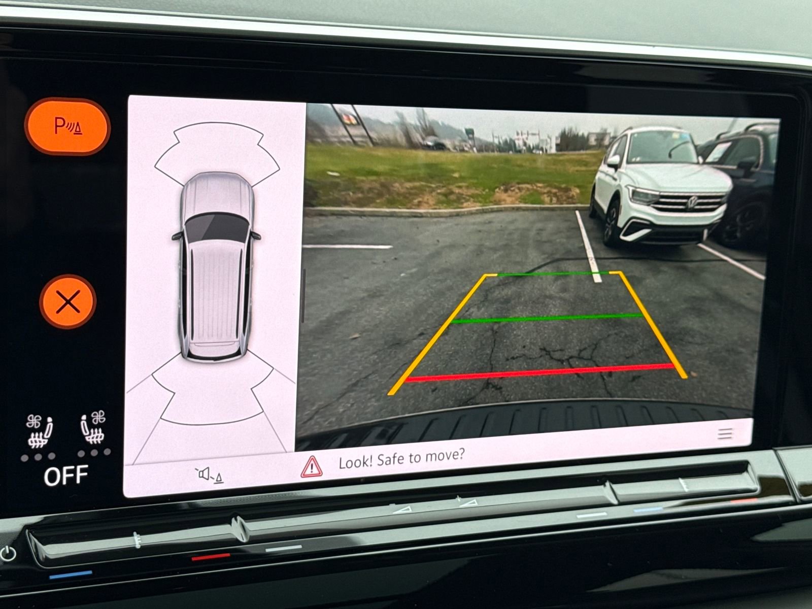 Used 2024 Volkswagen Atlas Peak Edition SE image 20