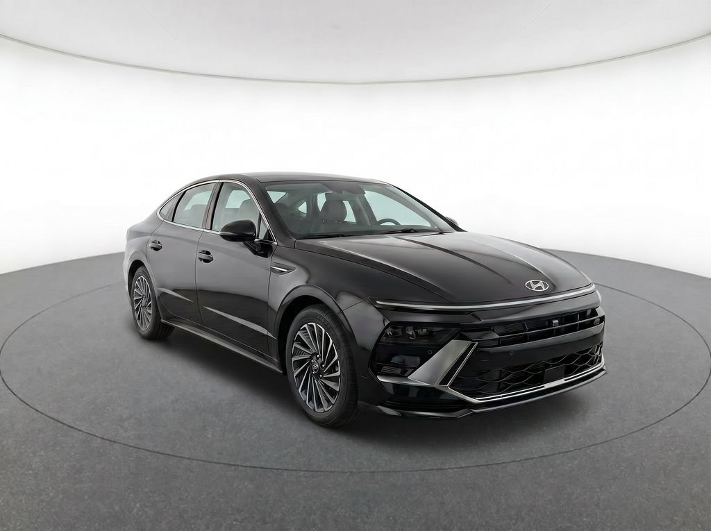 Certified 2025 Hyundai Sonata Limited FWD image 2