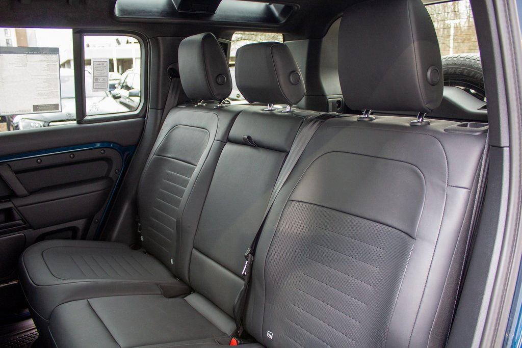 Used 2026 Land Rover Defender 110 image 22