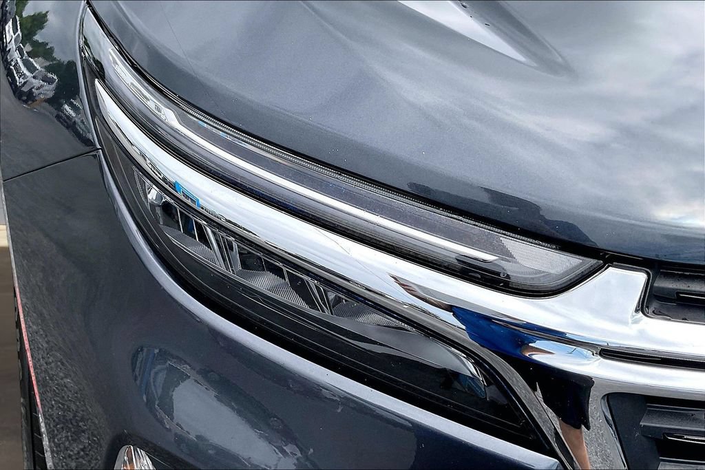 Used 2022 Chevrolet Equinox LT w/ Driver Convenience Package FWD image 31