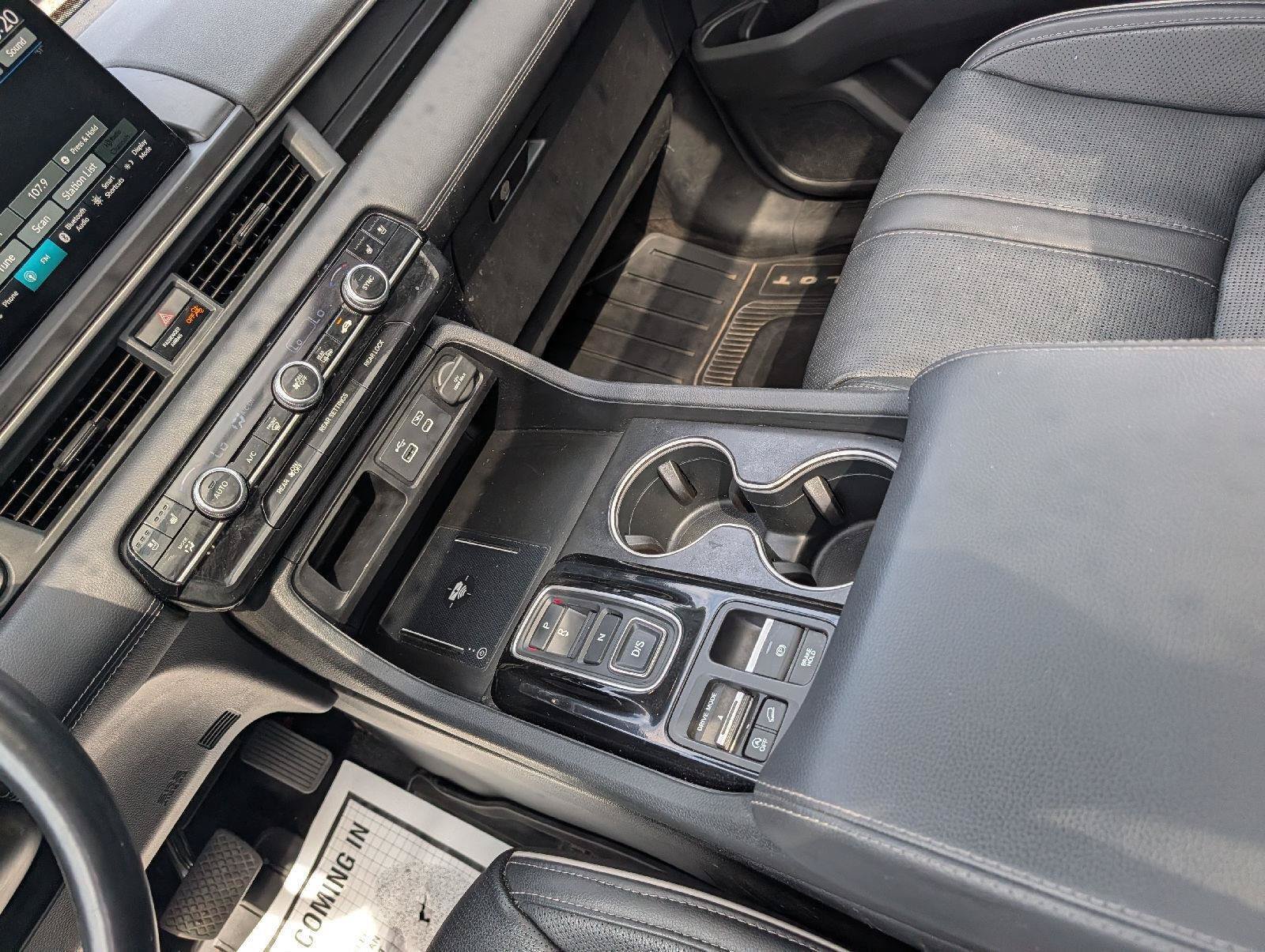 Used 2023 Honda Pilot Elite image 16