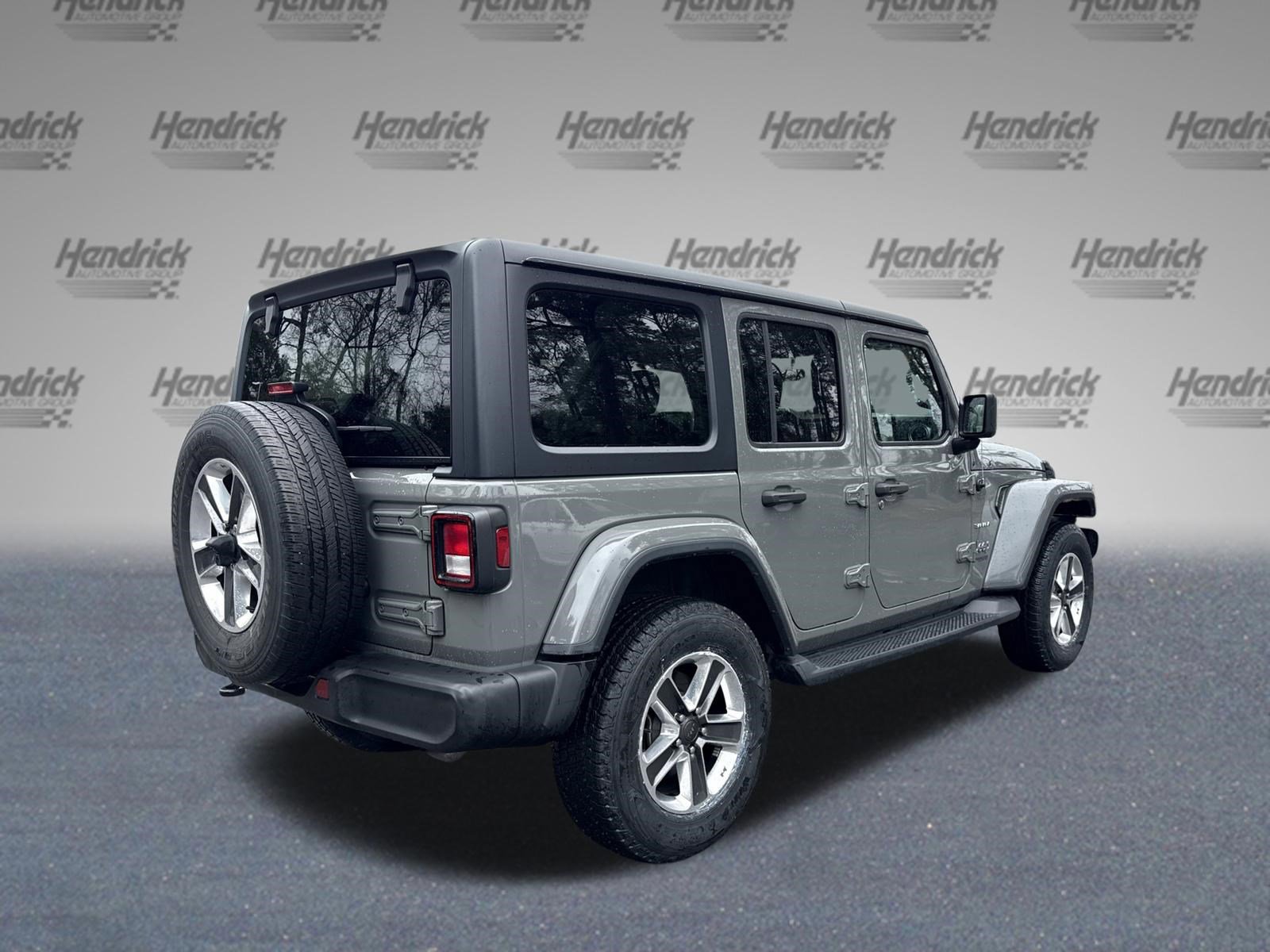 Used 2021 Jeep Wrangler Unlimited Sahara AWD/4WD image 9