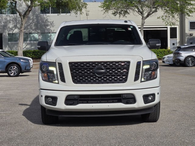 Used 2019 Nissan Titan SV w/ SV Convenience Package image 2