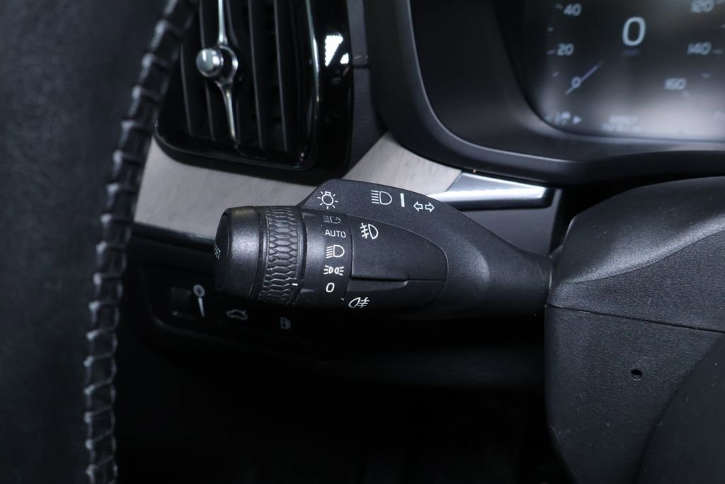 Used 2019 Volvo XC60 T8 Inscription w/ Advanced Package image 23