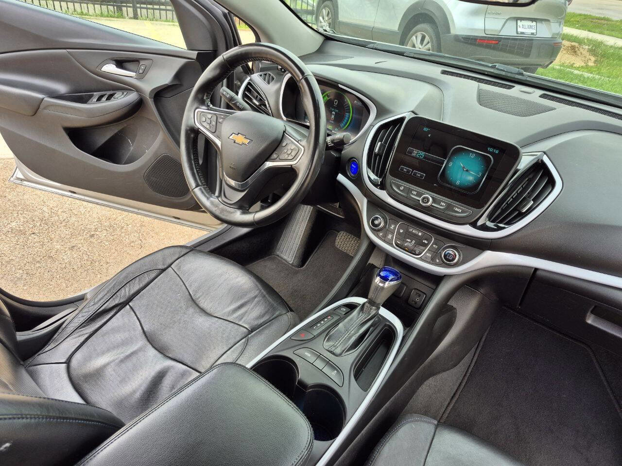 Used 2017 Chevrolet Volt LT w/ Comfort Package FWD image 21