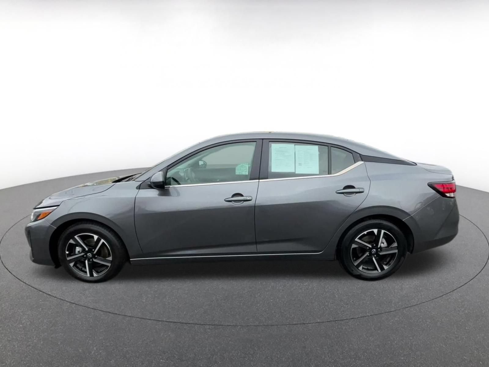 Used 2025 Nissan Sentra SV FWD image 9