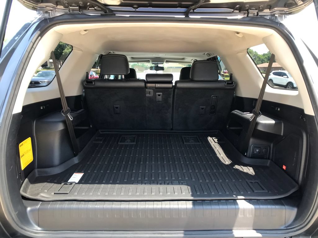 Used 2018 Toyota 4Runner Limited AWD/4WD image 9