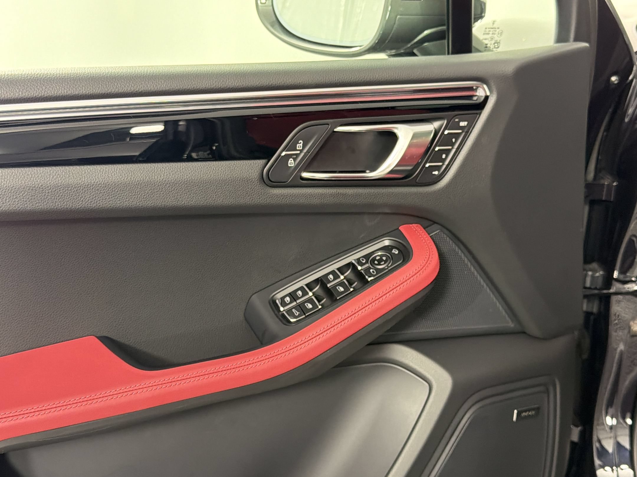 New 2026 Porsche Macan AWD/4WD image 28