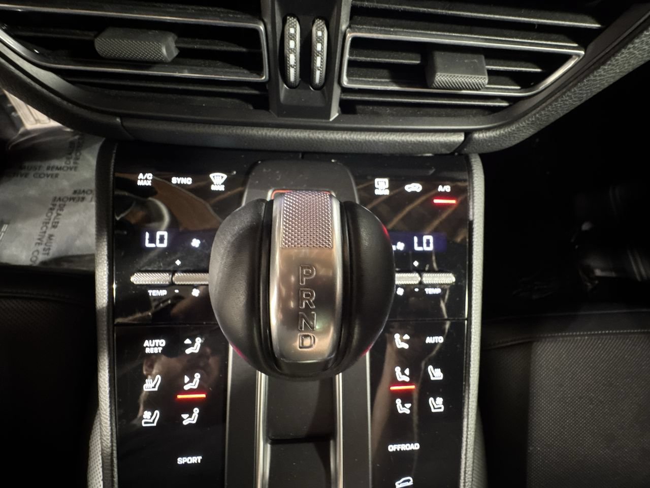 Used 2024 Porsche Macan AWD/4WD image 28