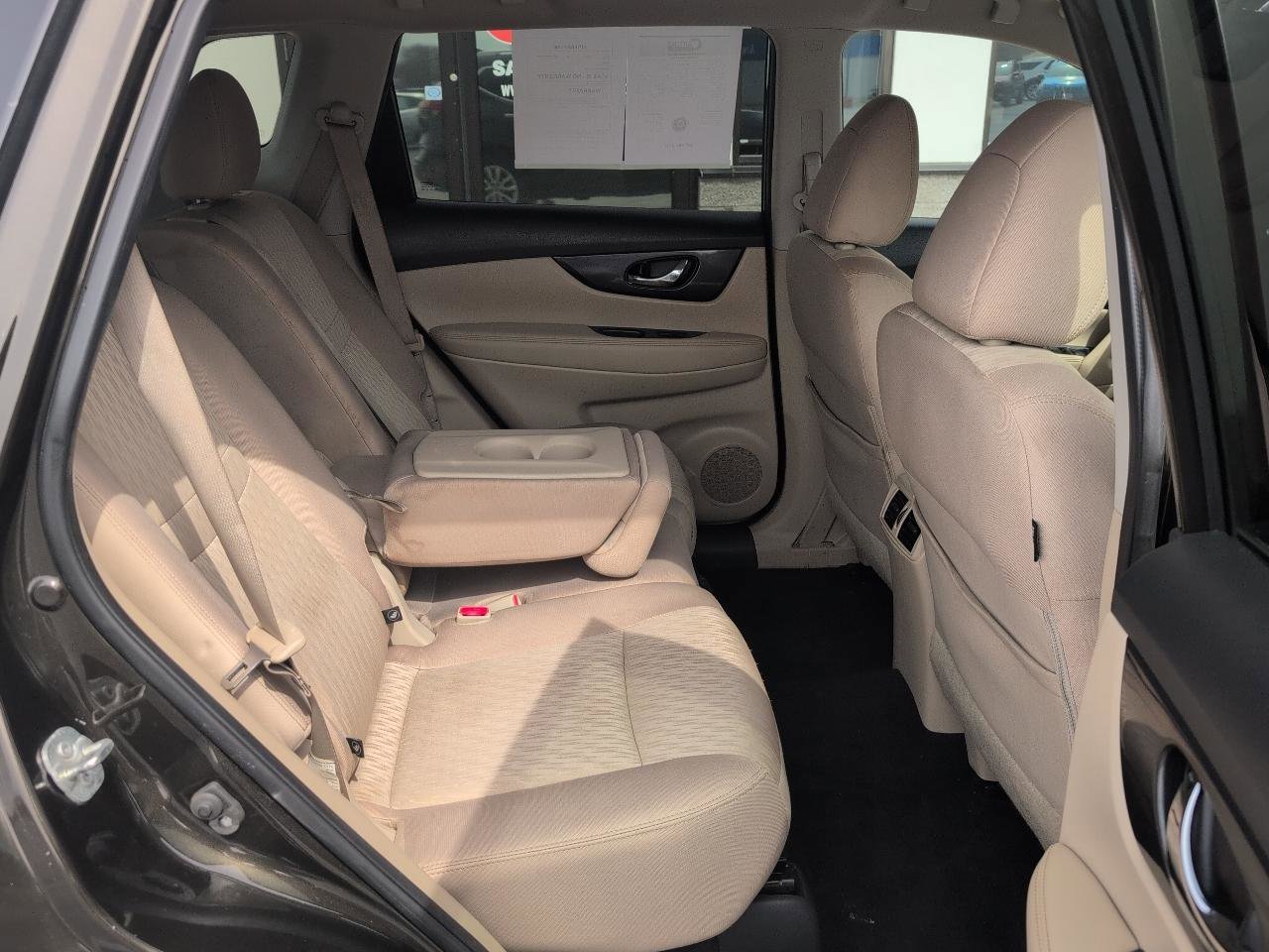 Used 2017 Nissan Rogue SV image 12