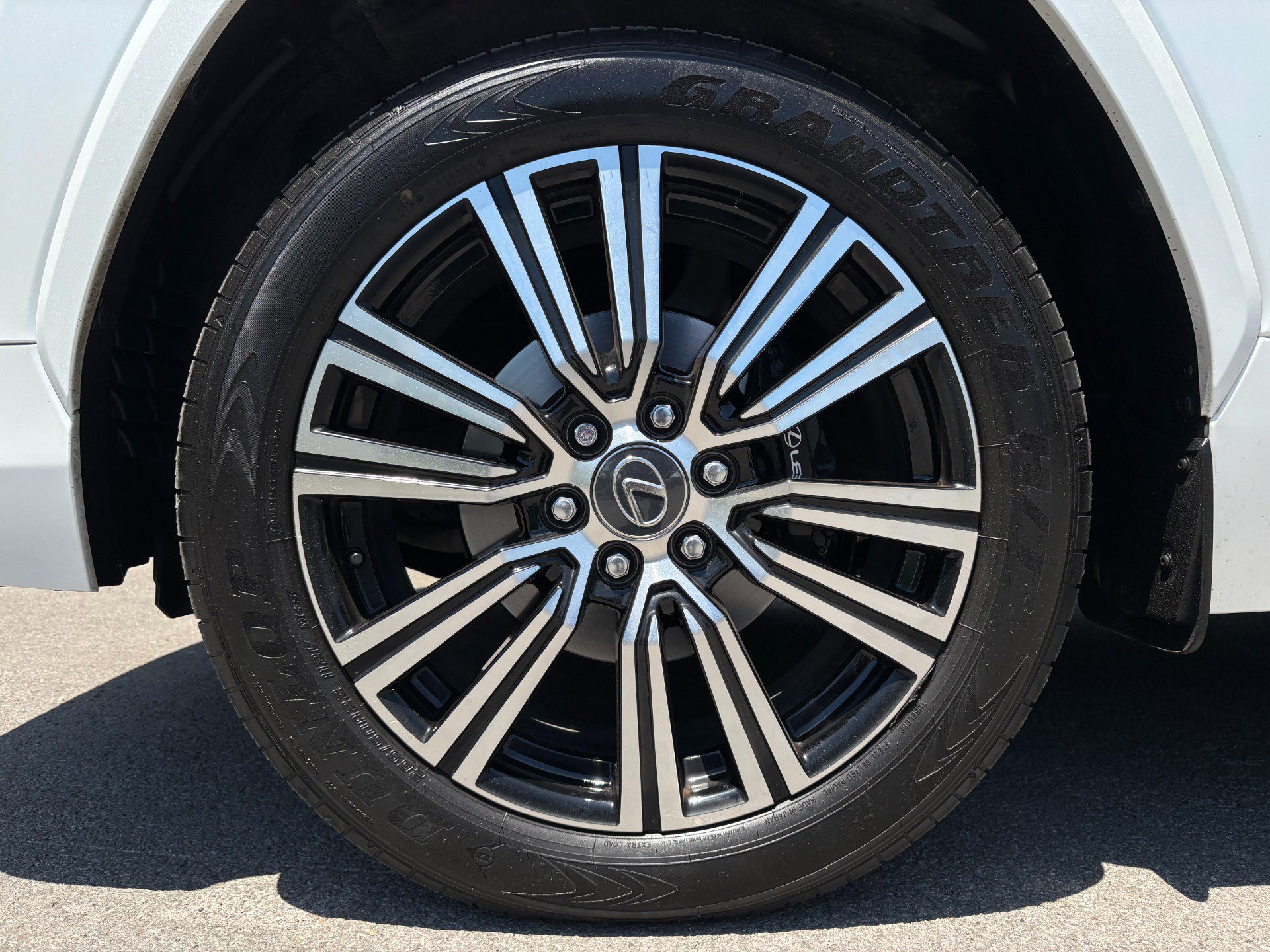 Used 2025 Lexus LX 600 4WD w/ Accessory Package (2T) image 63