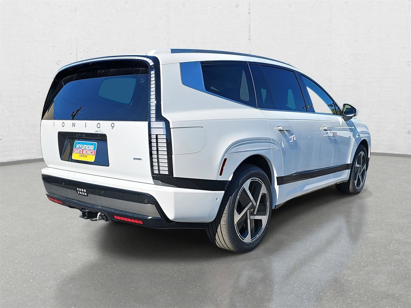 New 2026 Hyundai Ioniq 9 Calligraphy image 3