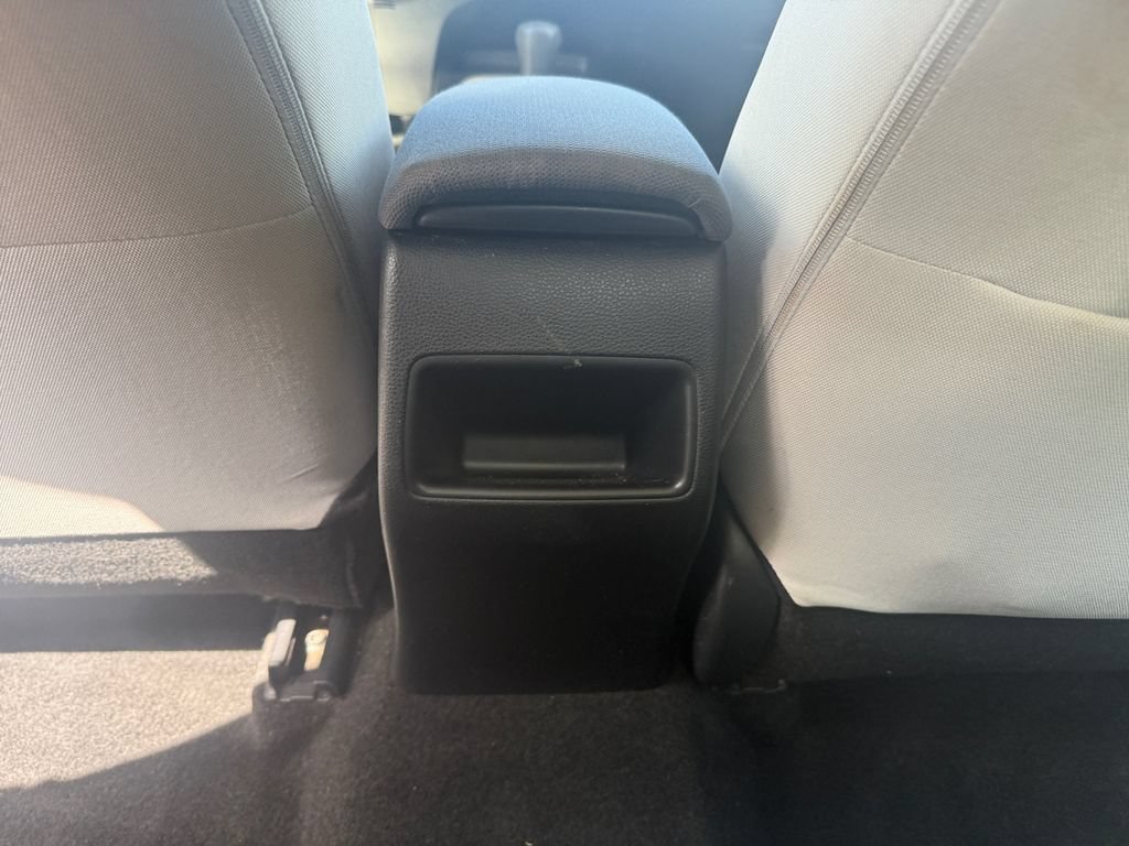 Used 2020 Toyota Corolla LE FWD image 29