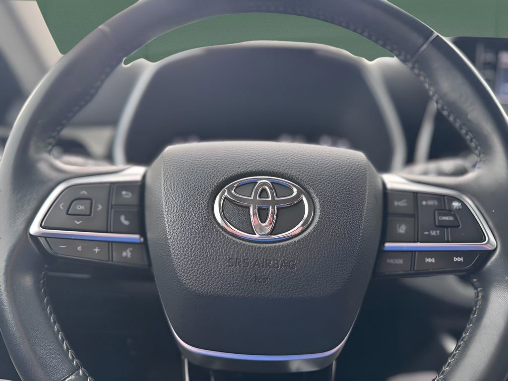 Used 2021 Toyota Highlander XLE image 8