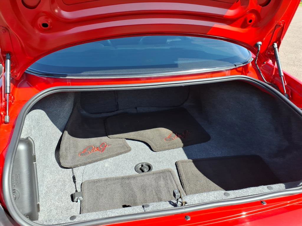 Used 2004 Chevrolet Monte Carlo SS w/ Dale Earnhardt Jr. Package FWD image 12