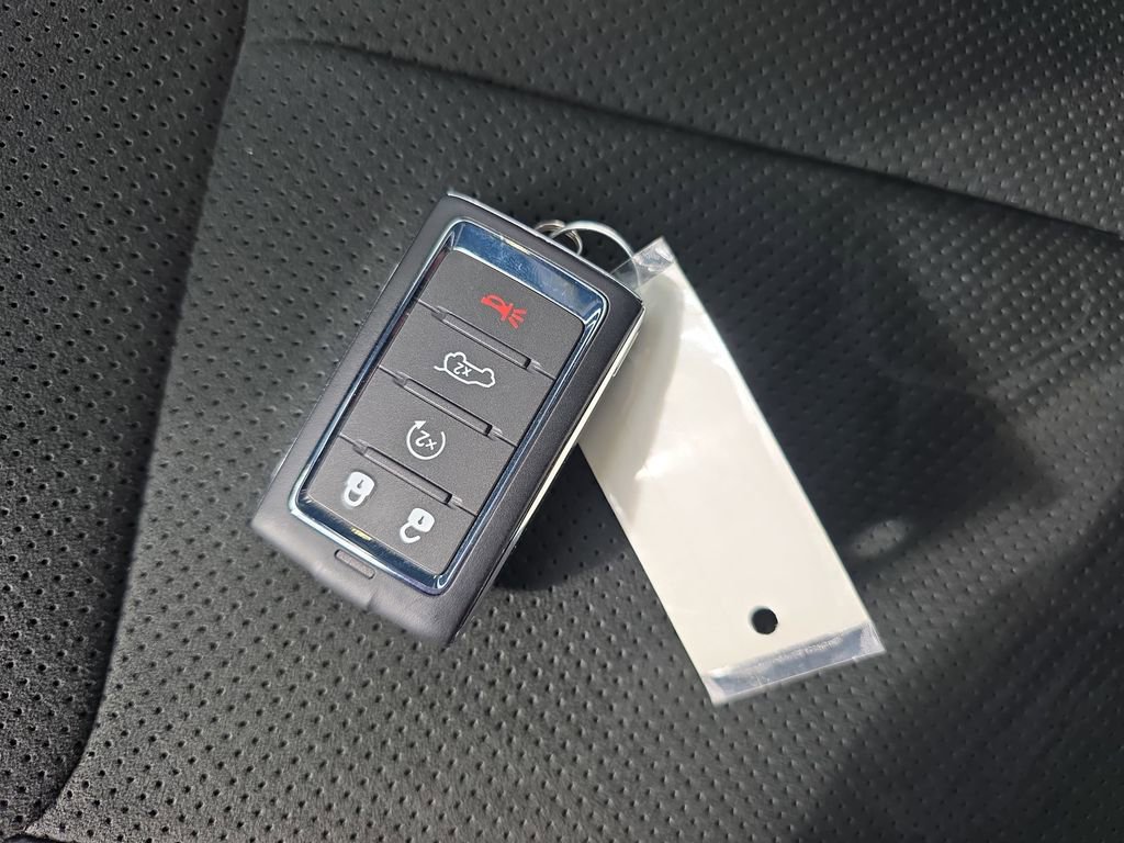 New 2025 Jeep Grand Cherokee Altitude image 35