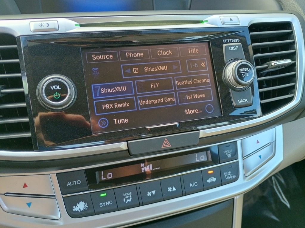 Used 2015 Honda Accord EX-L image 31