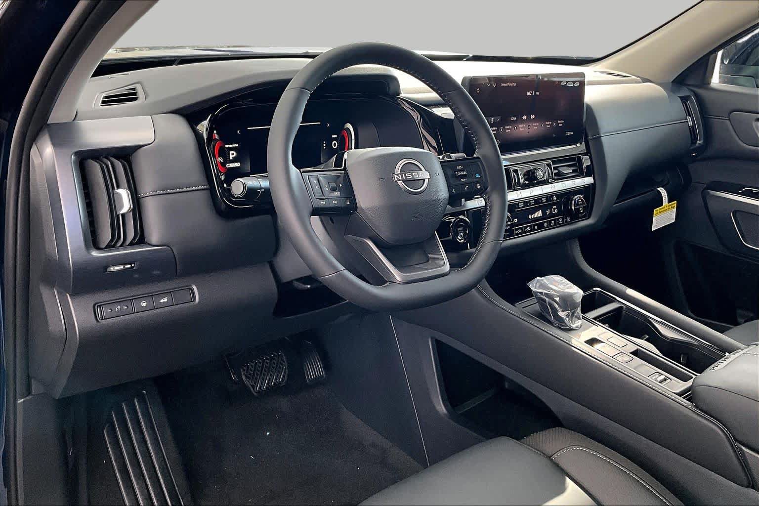 New 2026 Nissan Pathfinder SL FWD image 10