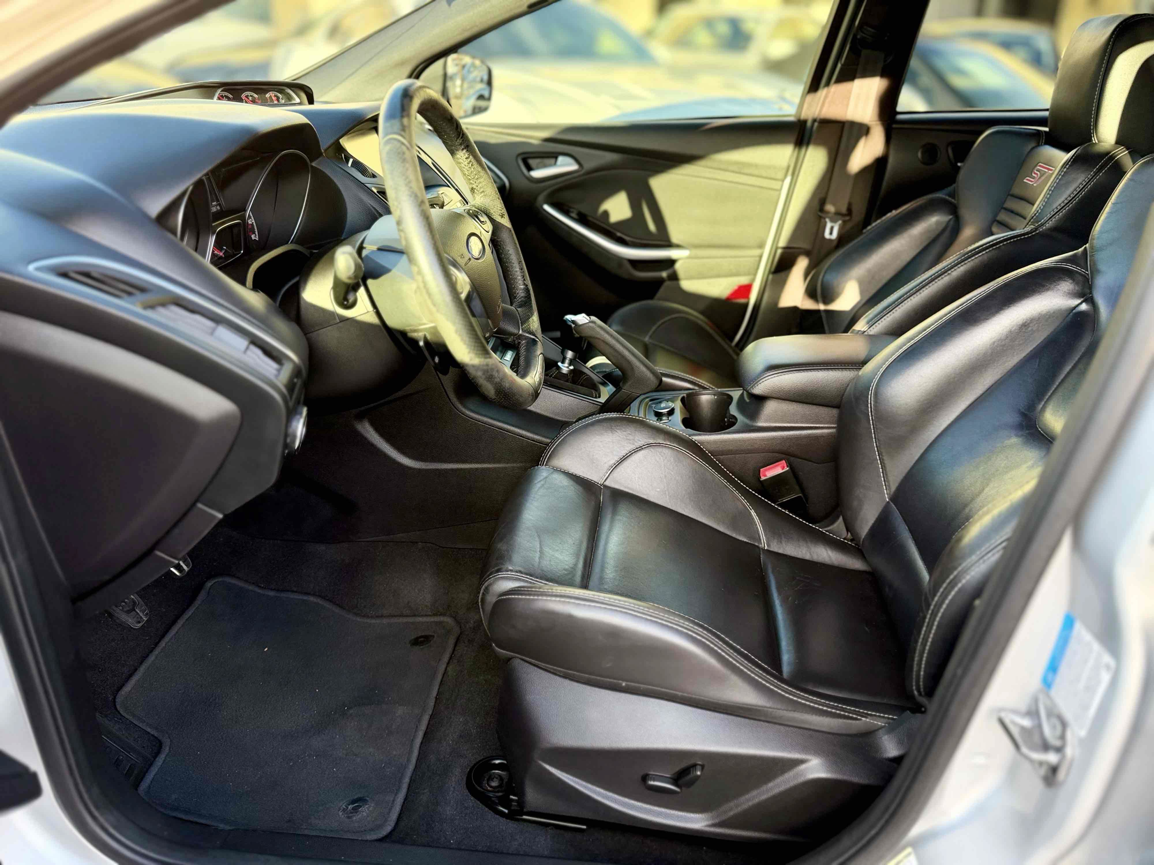 Used 2014 Ford Focus ST w/ Equipment Group 202A FWD image 16