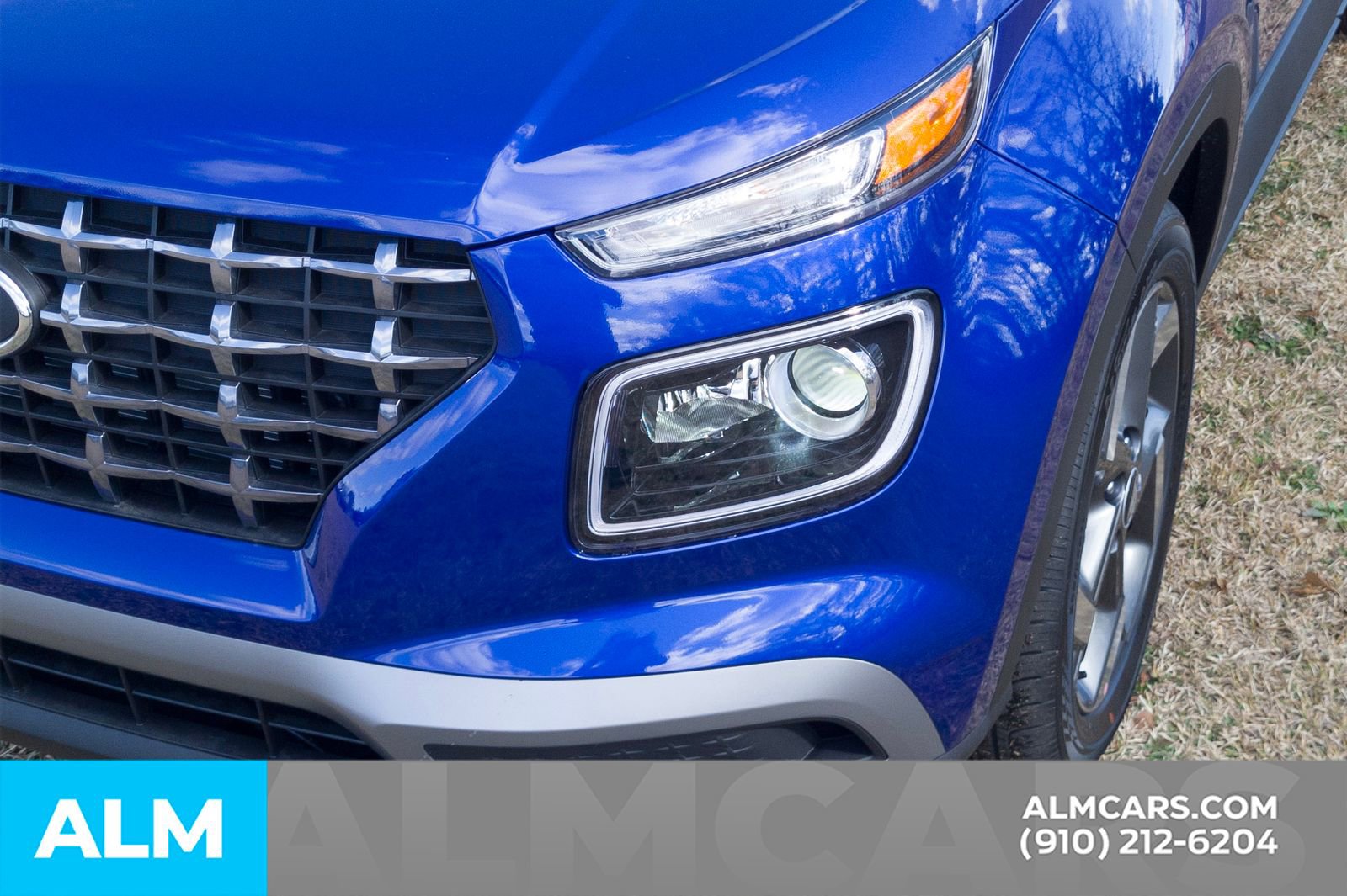 Used 2025 Hyundai Venue Limited image 11