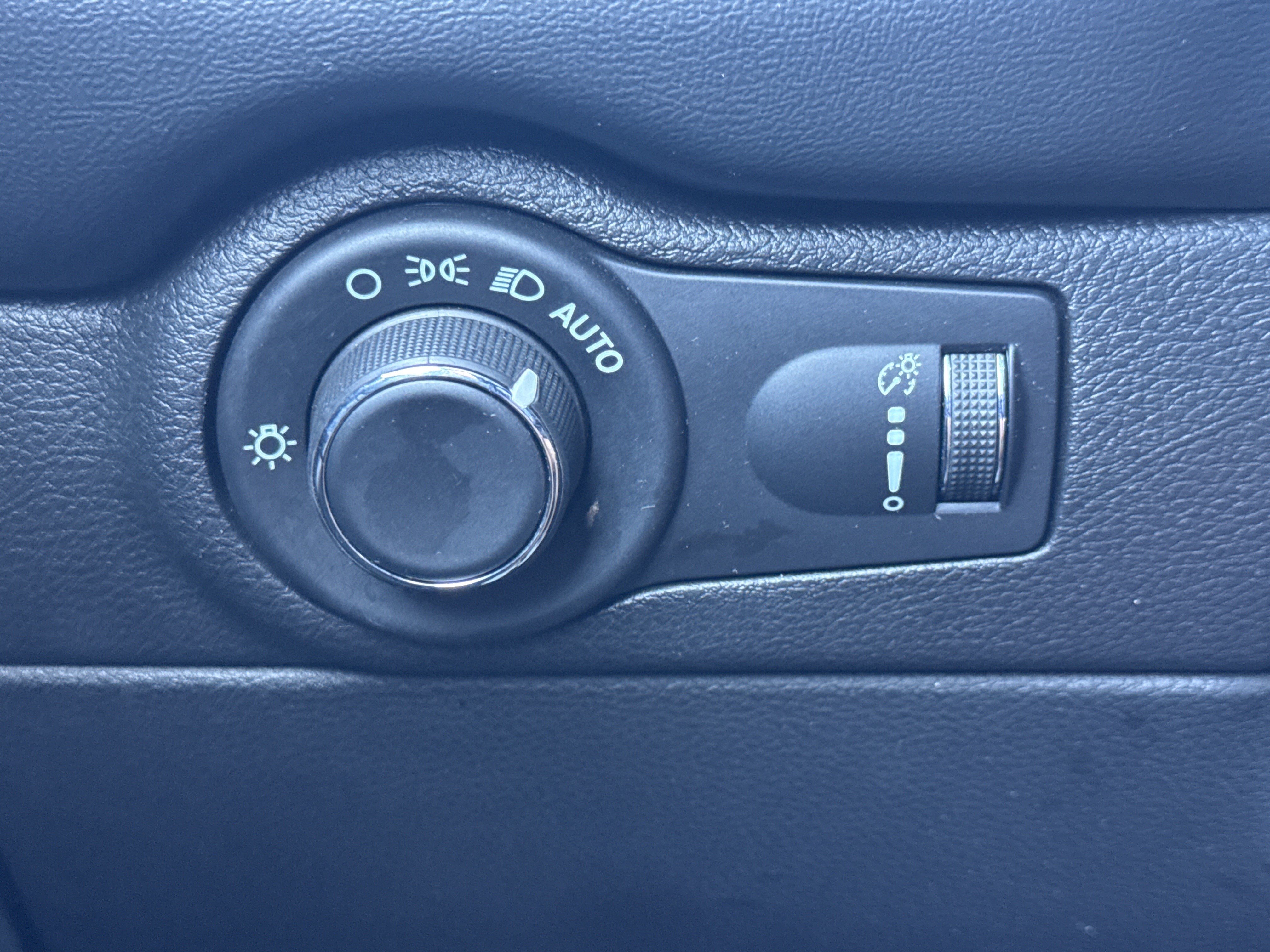 Certified 2025 Dodge Durango GT AWD/4WD image 14