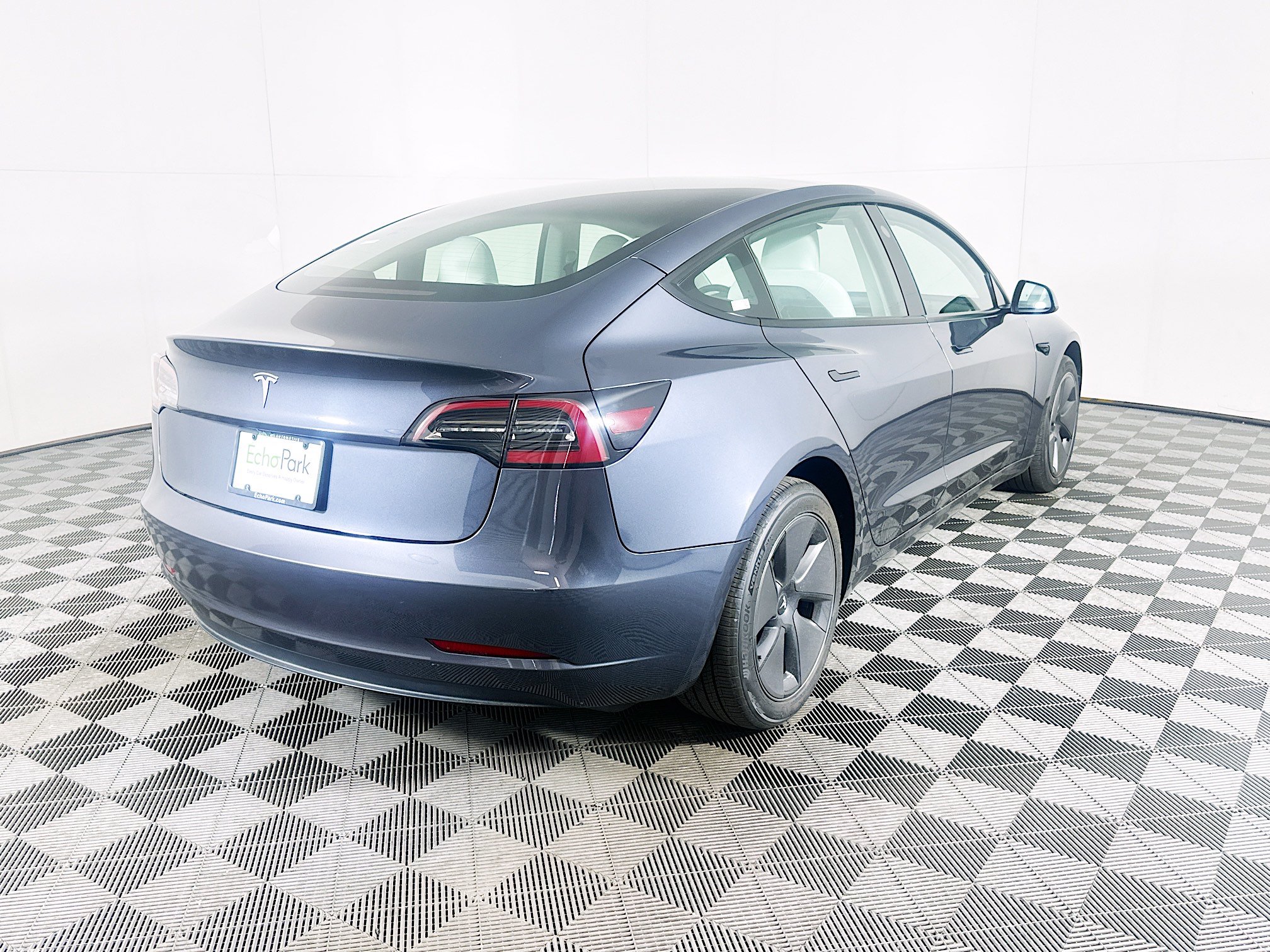 Used 2023 Tesla Model 3 Standard Range RWD image 9